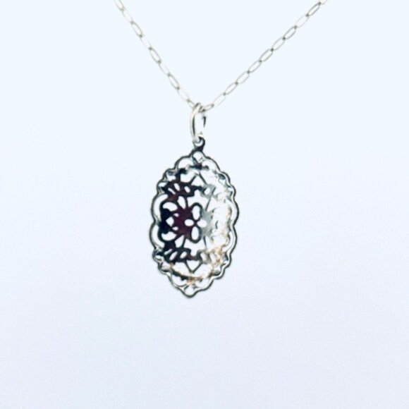 Estate Sterling Silver Filigree Pendant Necklace, 24” Oval Link Chain, Italy, 4. - Picture 3 of 13